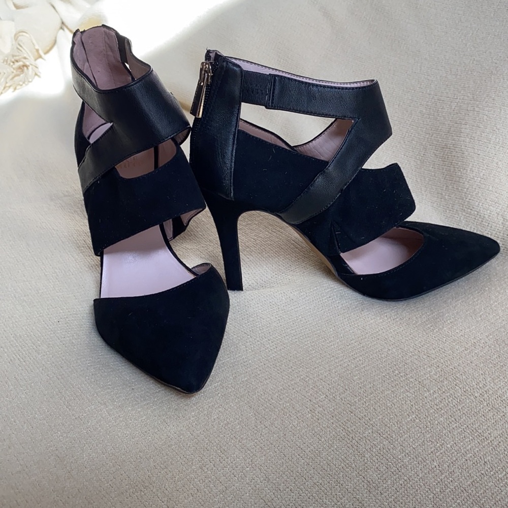 Vince Camuto Pumps - Picture 2 of 9